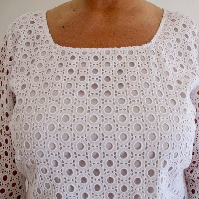 Art. 6885 - Camicia in sangallo foderata